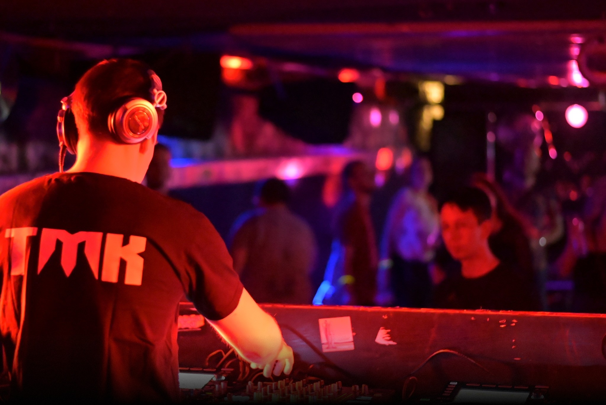 tmk_suttyodiszko_budapest_crowd